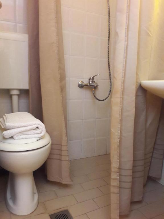 Rena Apartments アスプロヴァルタ エクステリア 写真